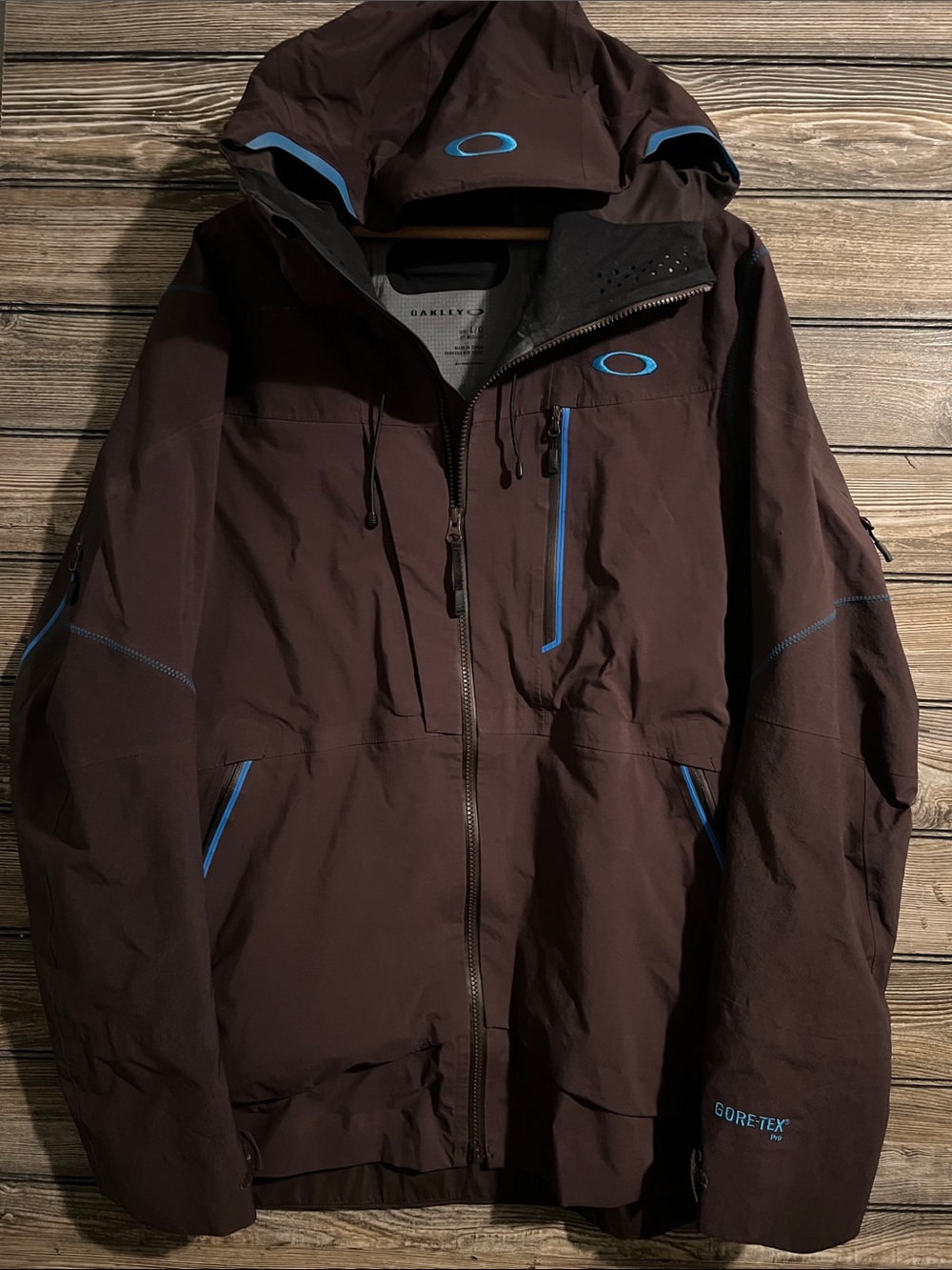 Oakley GoreTex Pro Snowboarding Jacket